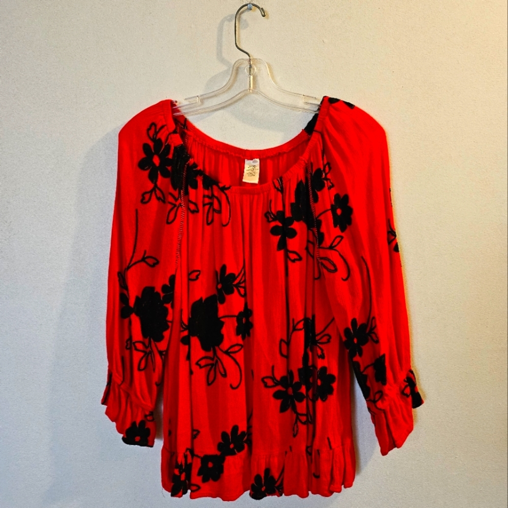 Red & Black Floral Stitched Shirt | Size Medium